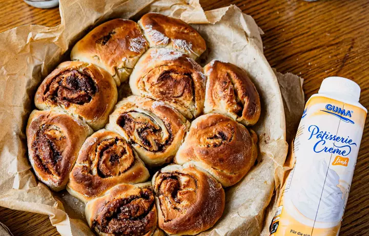 Zimtschnecken mit Frischkäse-Topping